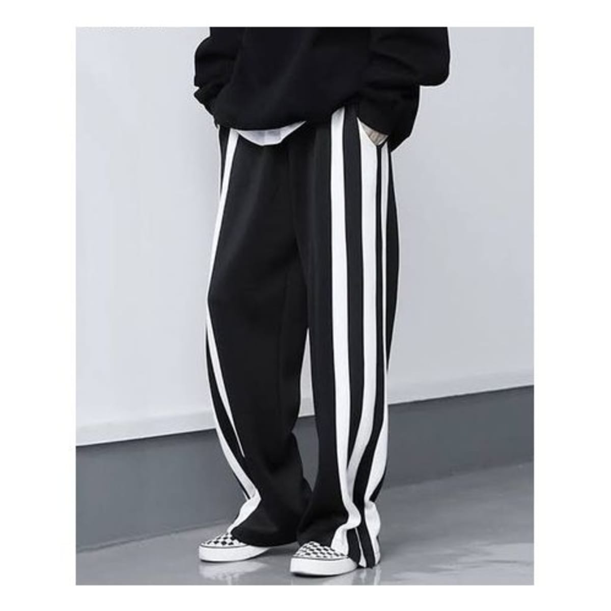 White joggers black stripe hotsell