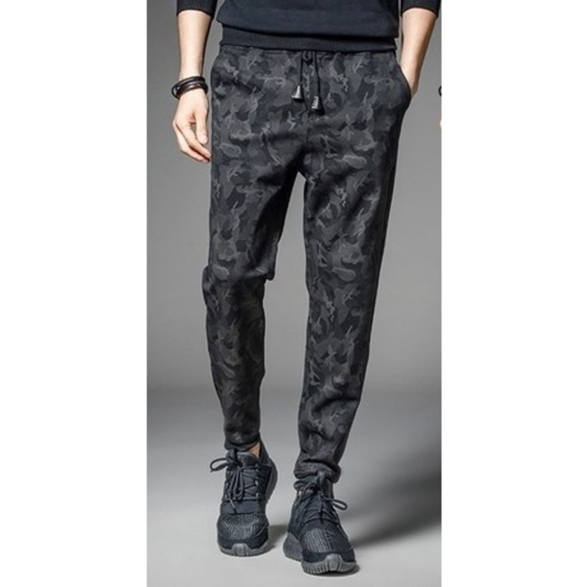 Dark camo sale pants mens