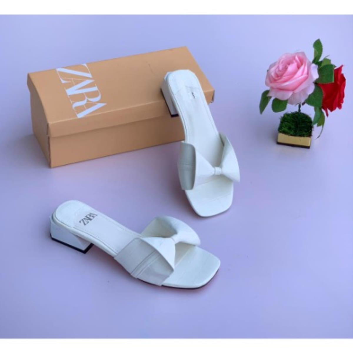 Female flat slippers store