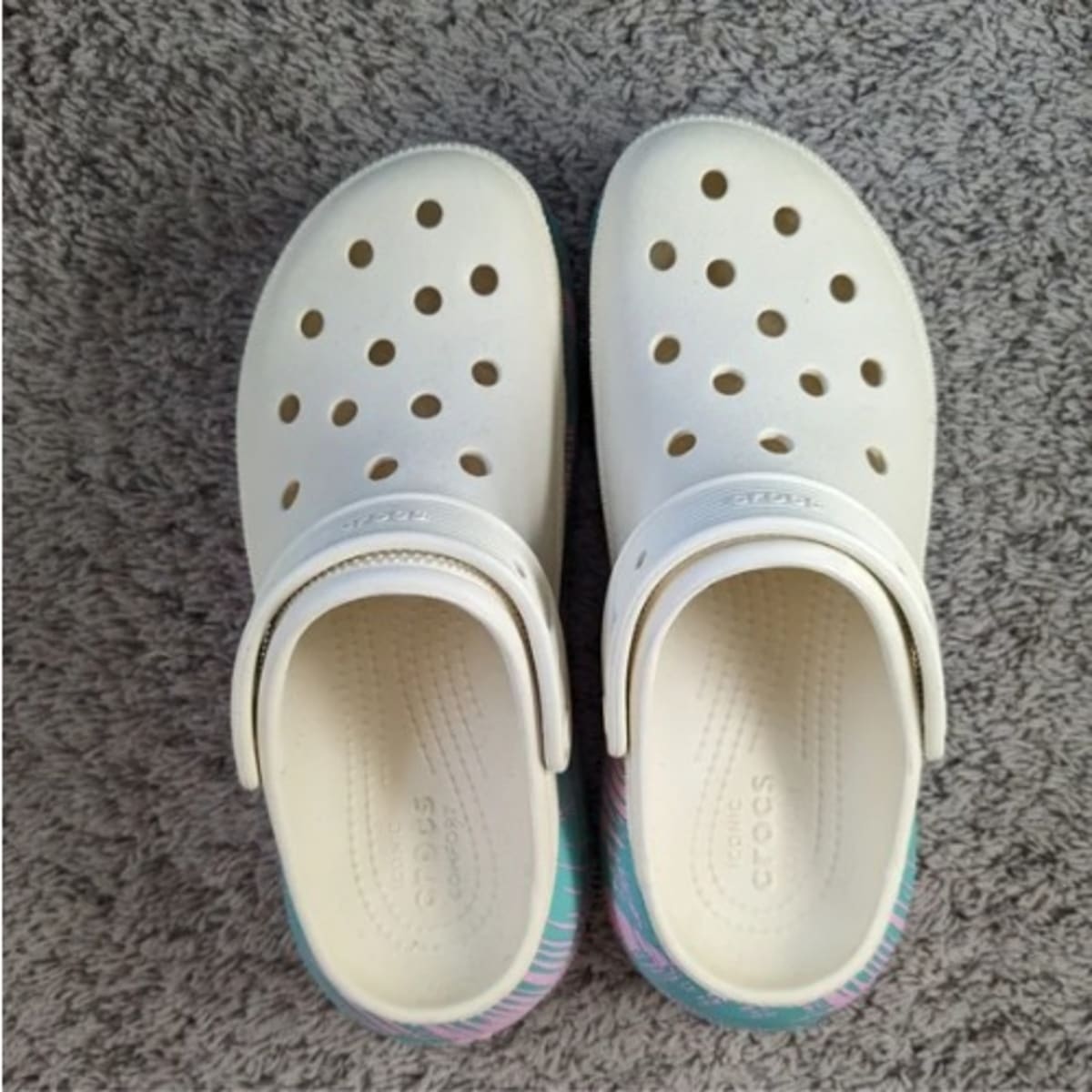 Crocs size 9 hot sale