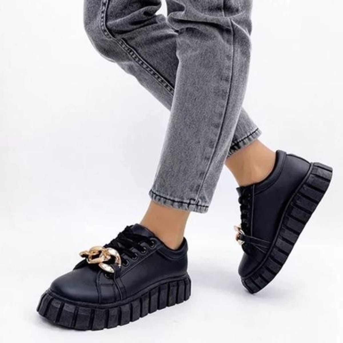Female sneakers on konga store