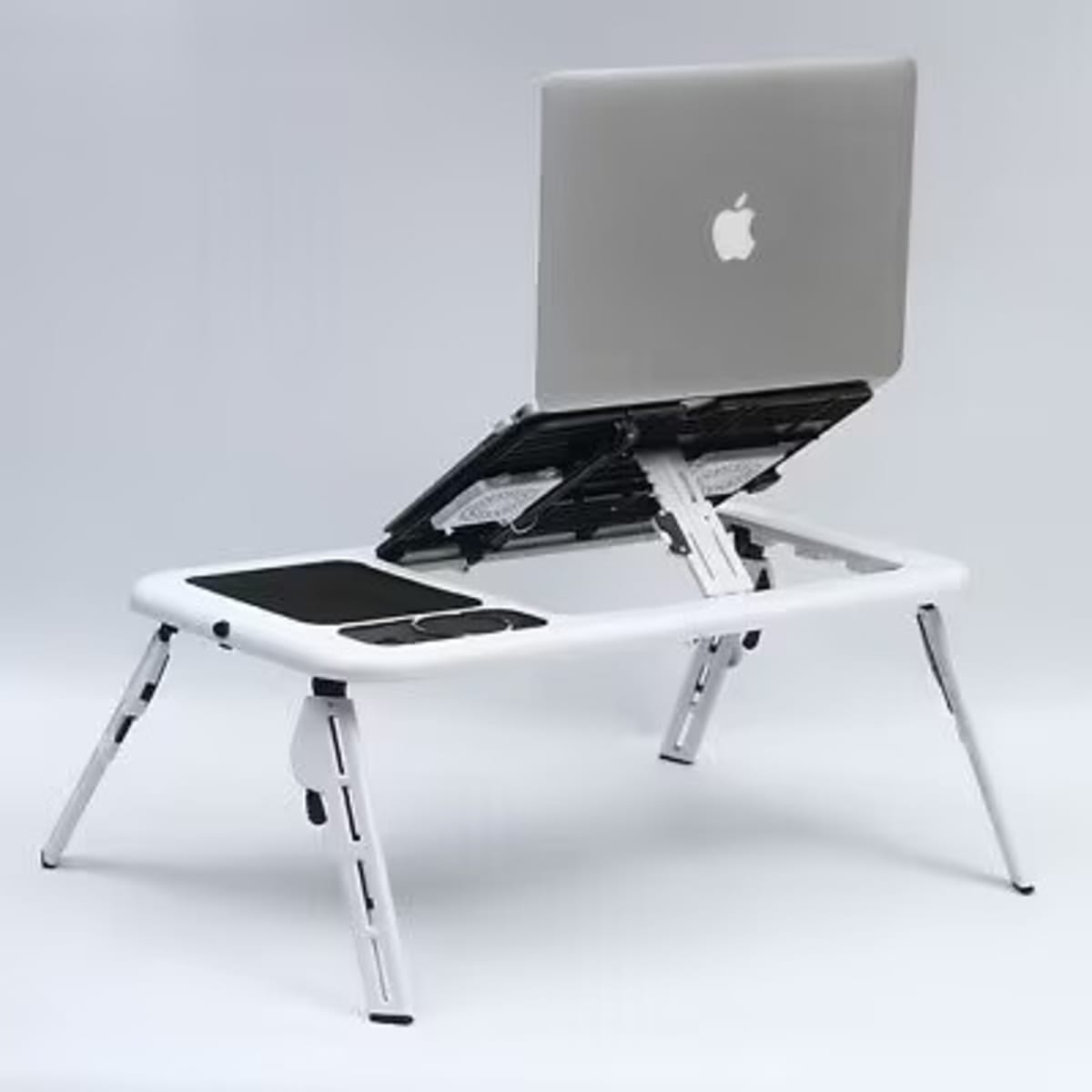 Cooling online pad table