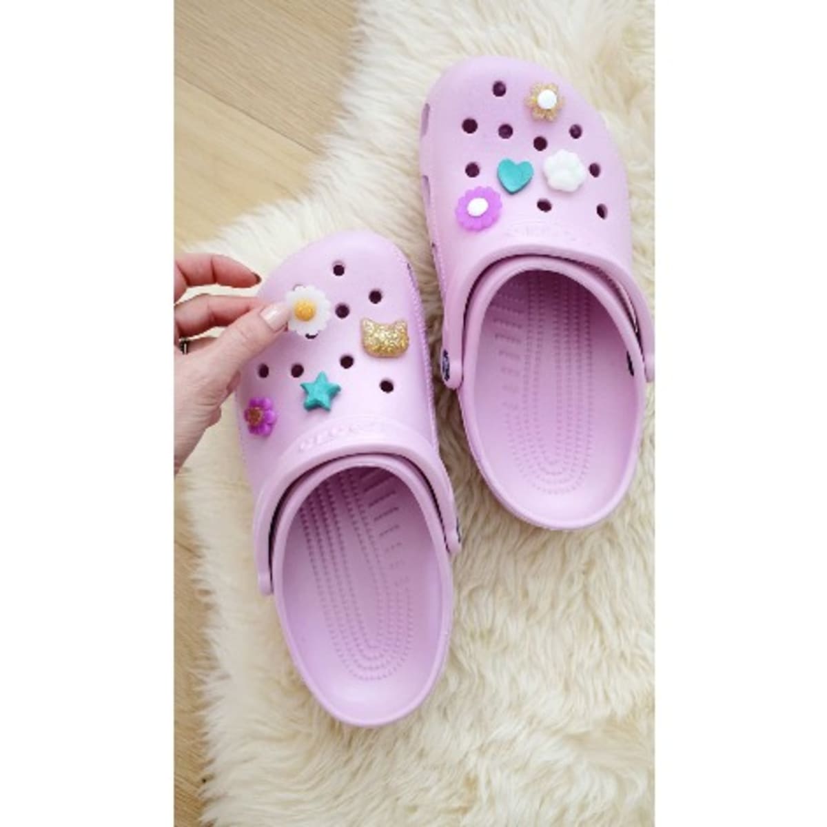 Pink crocs slippers best sale