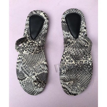 ladies leopard print slippers