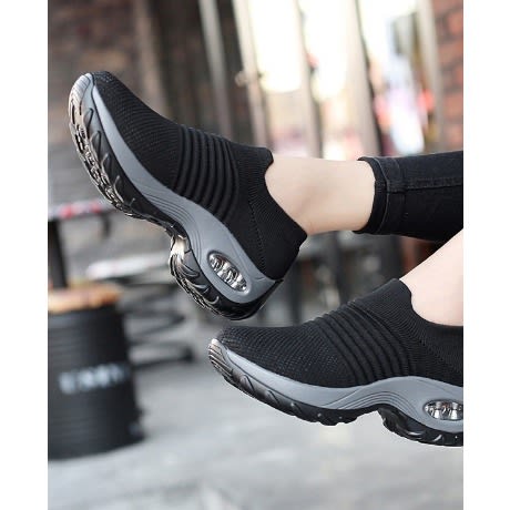 sock sneaker