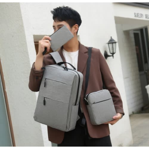 Hidden outlet zipper bag