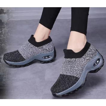 Female sneakers on deals konga