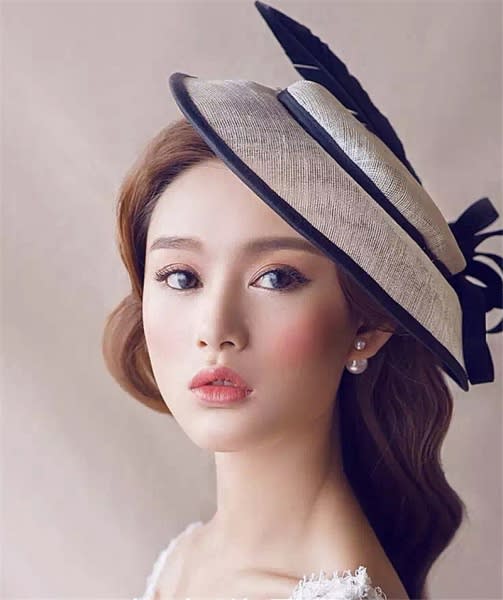 navy cream hat