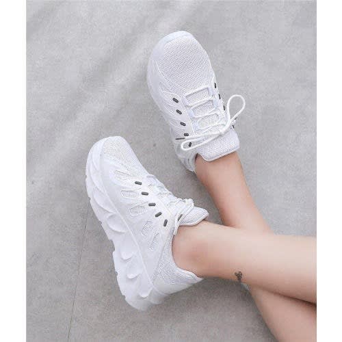 ladies sneakers white
