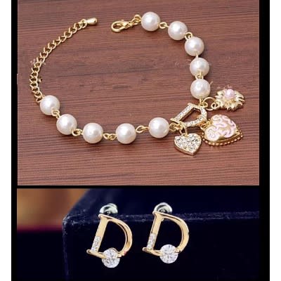Anklet with 2025 letter d