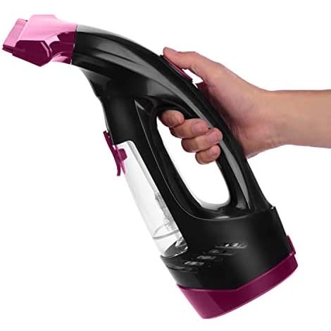 Window outlet vacuum cleaner