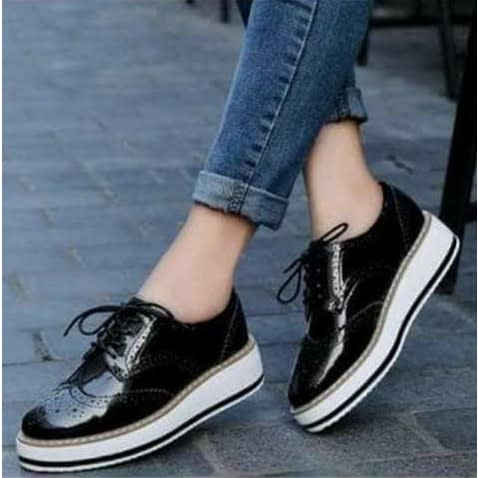 Ladies Patent Leather Sneakers - Black 
