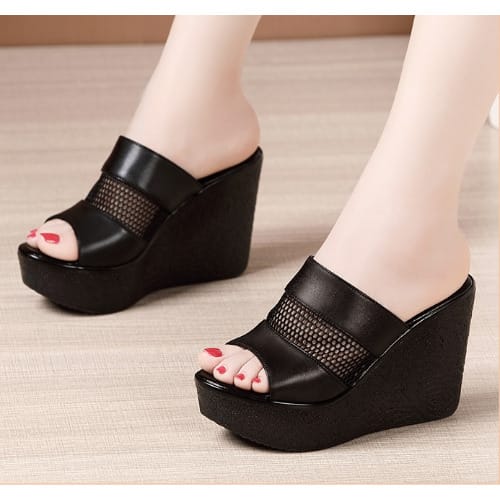 slides that look like crocs