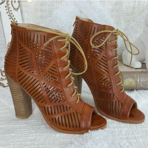 chelsea moreland boots