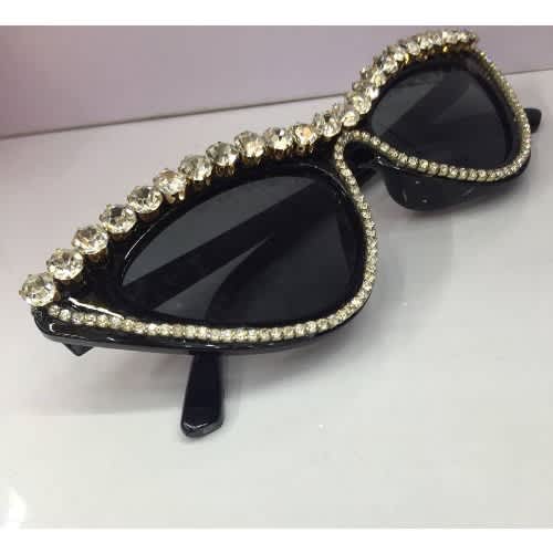 ladies black sunglasses