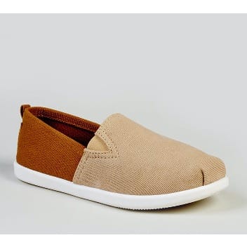 slip on canvas pumps