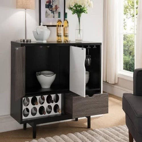 Zahara bar with online wine storage
