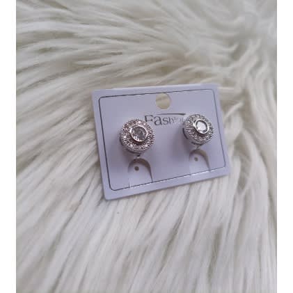 Clip discount on stud