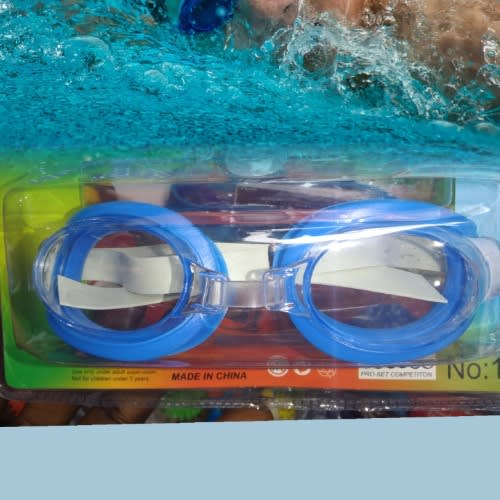Advanced swim clearance goggles