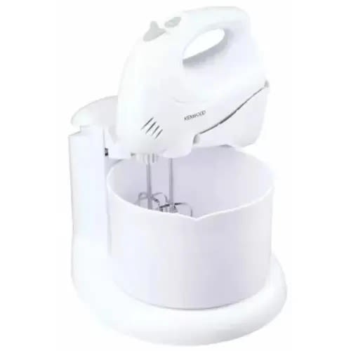 cake with hand blender